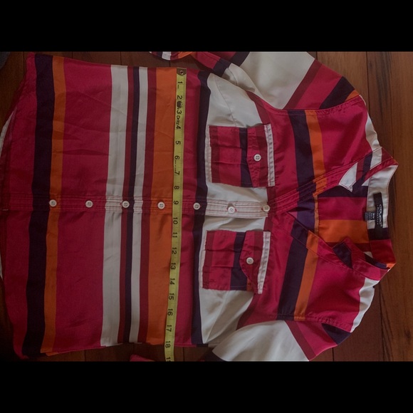 Beautiful multi colored blouse in Medium - Picture 4 of 16